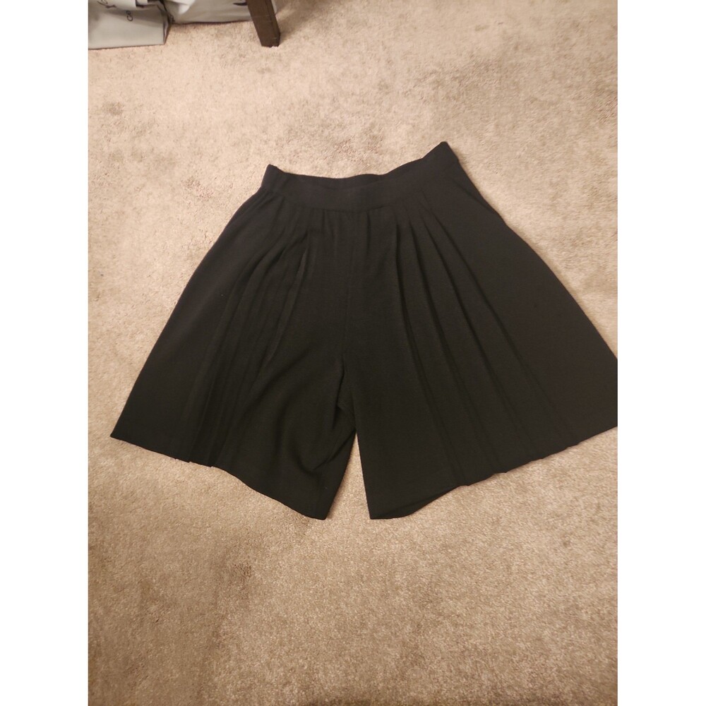 St. John Collection by Marie Gray Black Pleated Wool-blend Shorts Size 8